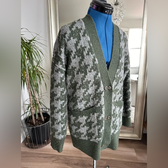 Madewell Allston Houndstooth Double-button Wool Blend Oversized Cardigan Sweater - Picture 2 of 13